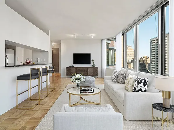 240 E 39th St, New York, NY