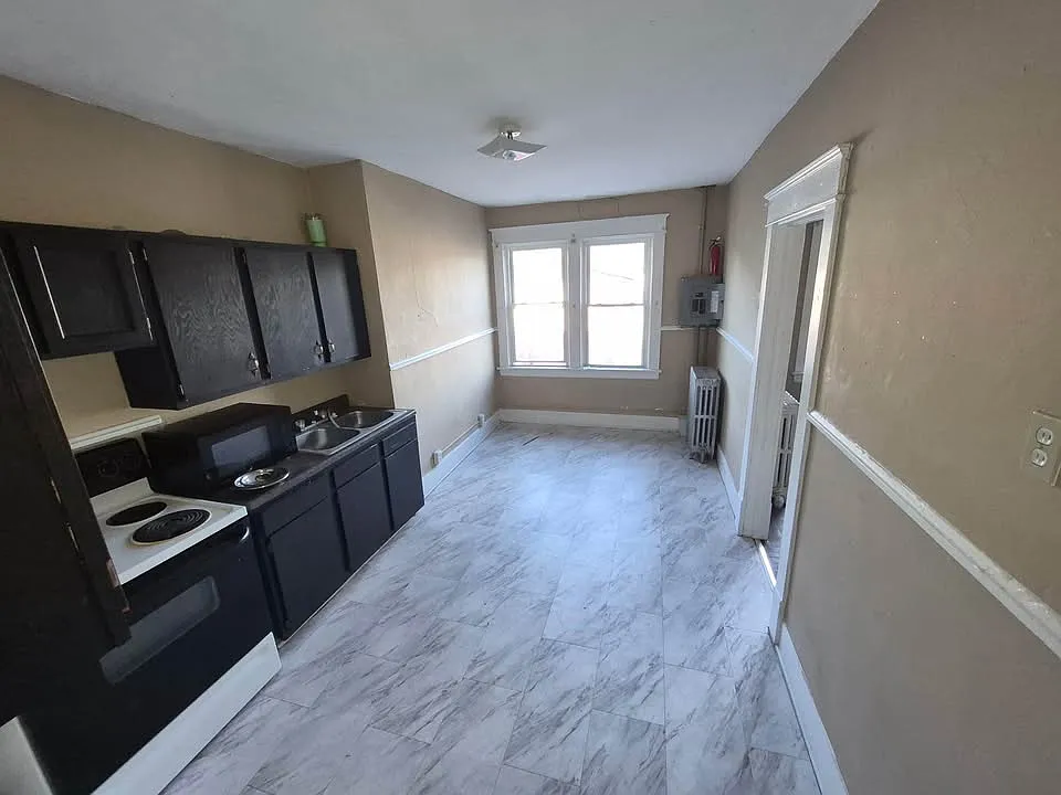 Building Photo - 88 Fairfield Ave #4