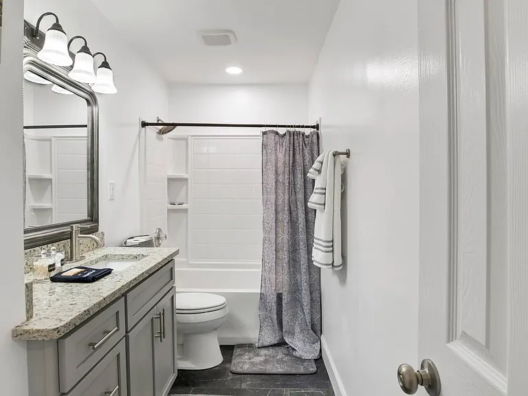 308 N University Blvd — Photo 14