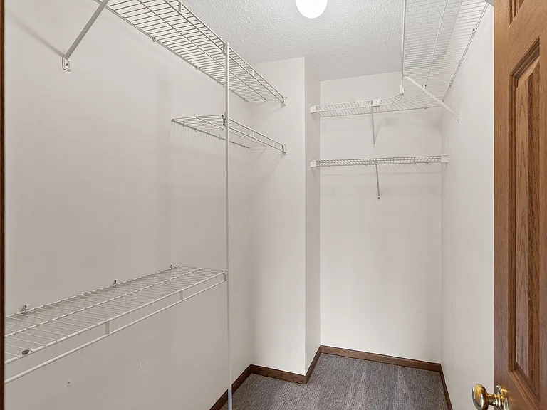 6860 Meadow Grass Ln S — Photo 27