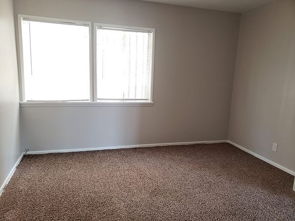 4th image of 249 W Pomona Blvd