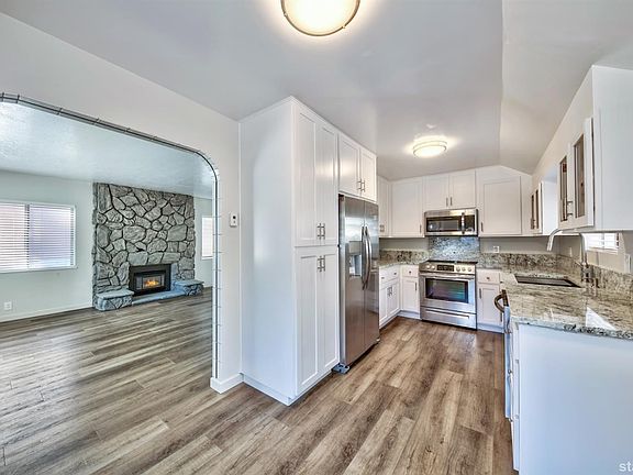 5th image of 4061 Greenwood Rd