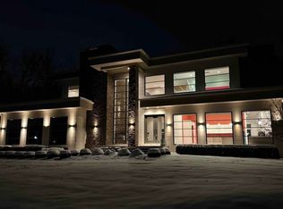 2236 E Mockingbird Ln, Midland, MI 48642