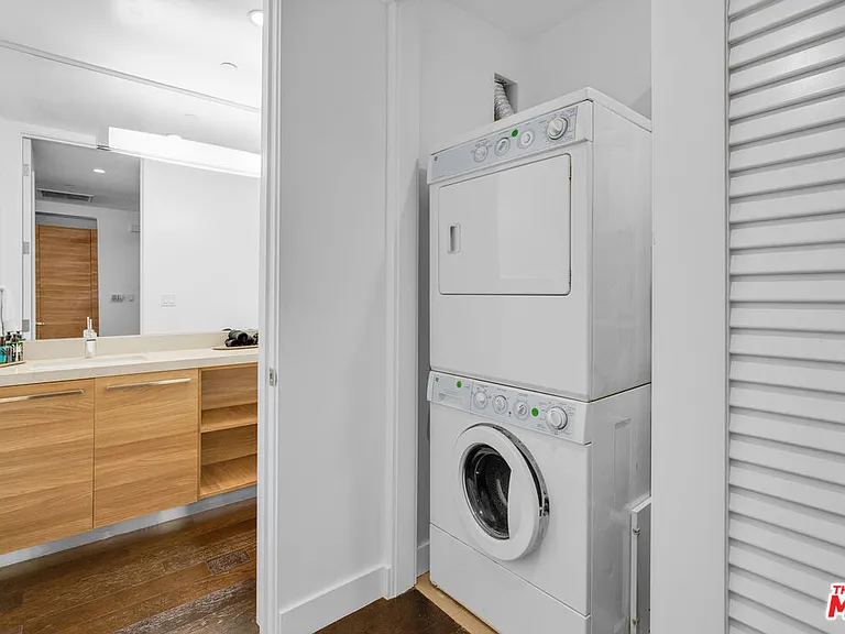855 N Croft Ave #206 — Photo 21