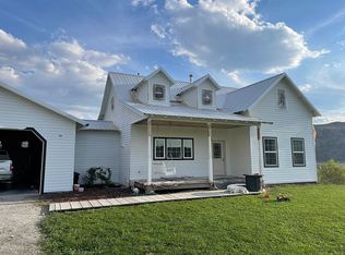 28 Barnhill Rd, Tonasket, WA 98855