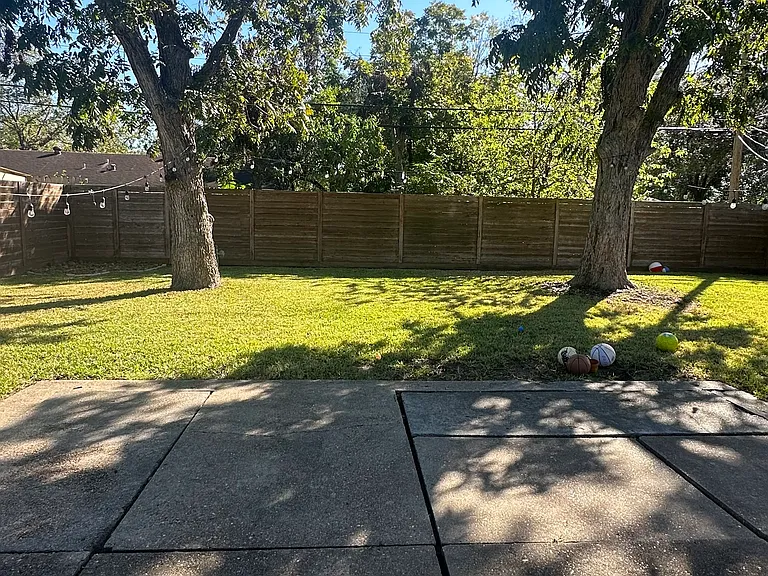 11723 Hillcroft St — Photo 16