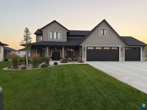 431 Brody Court, Harrisburg, SD 57032