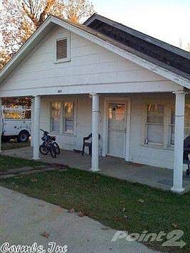 2nd image of 605 E Broadway