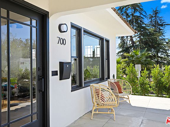 3rd image of 700 Micheltorena St