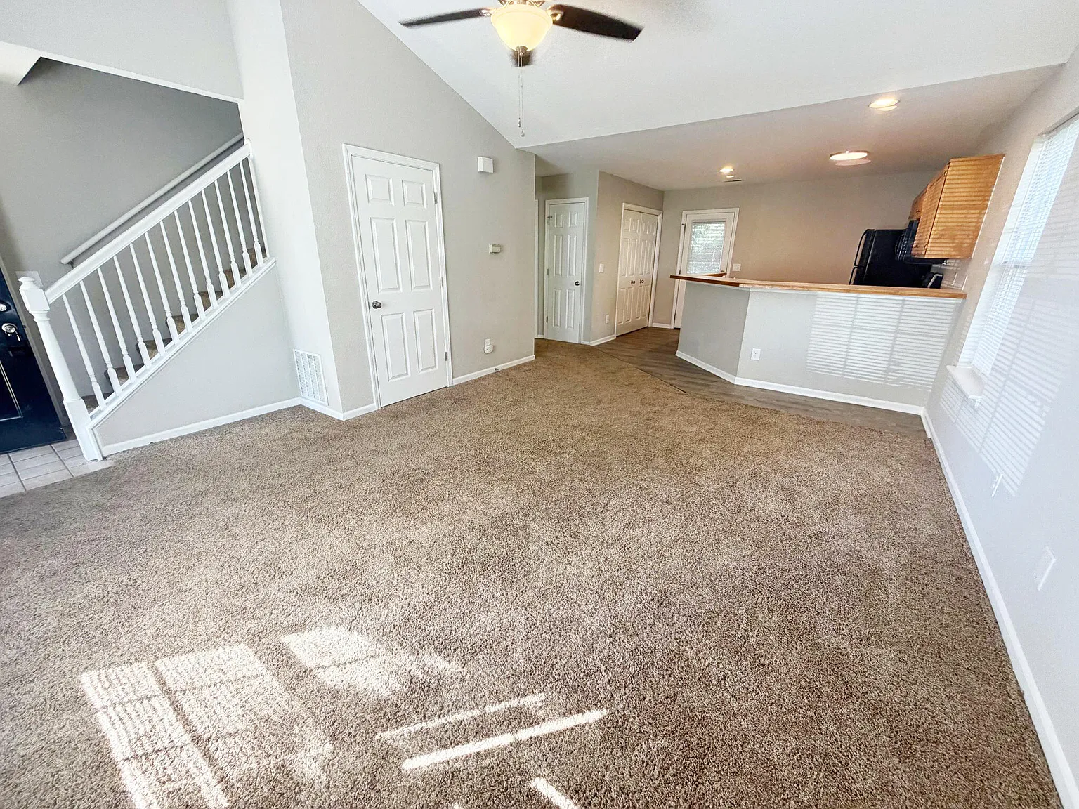 3 bed, 2.0 bath, 1559 sqft, $1,550 — Photo 4