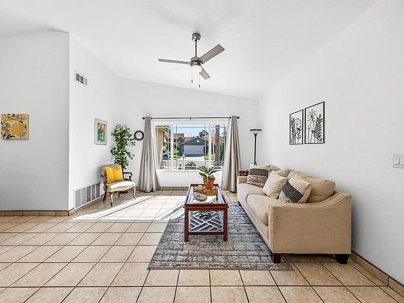 3rd image of 25428 Boxelder Dr