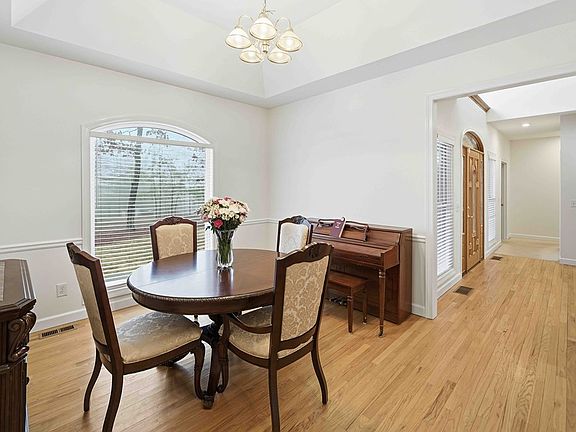 4th image of 174 White Tail Ridge Rd