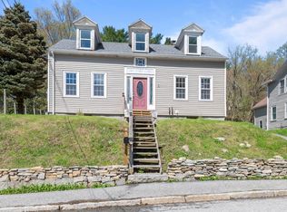 7 Spring St, Hallowell, ME 04347