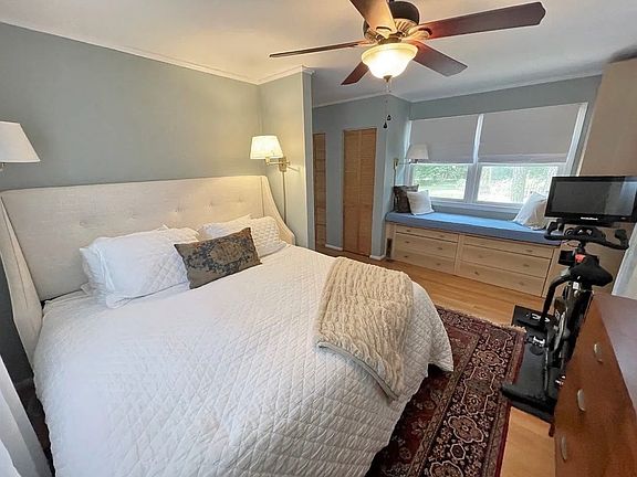 4th image of 320 Barclay Rd