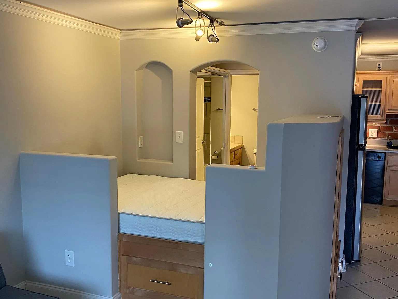 Studio, 450 sqft, $985 — Photo 4