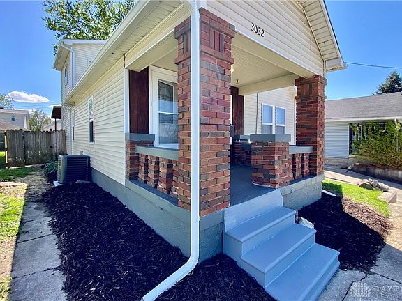 3rd image of 3032 Linden Ave
