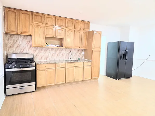 8737 16th Avenue image 1 of 9