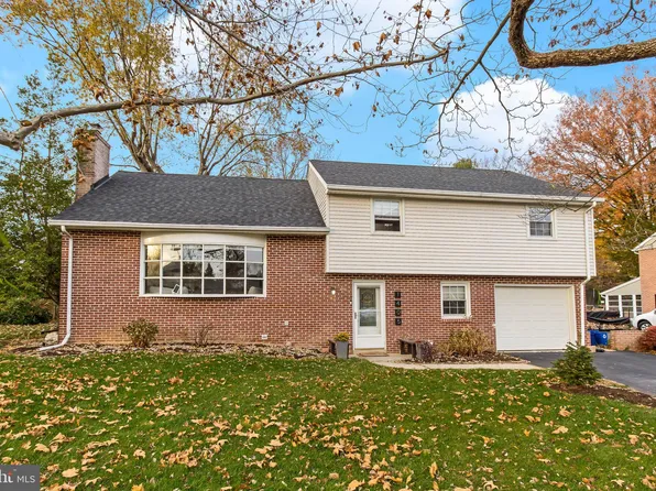 1405 Carlton Dr, Lancaster, PA 17601