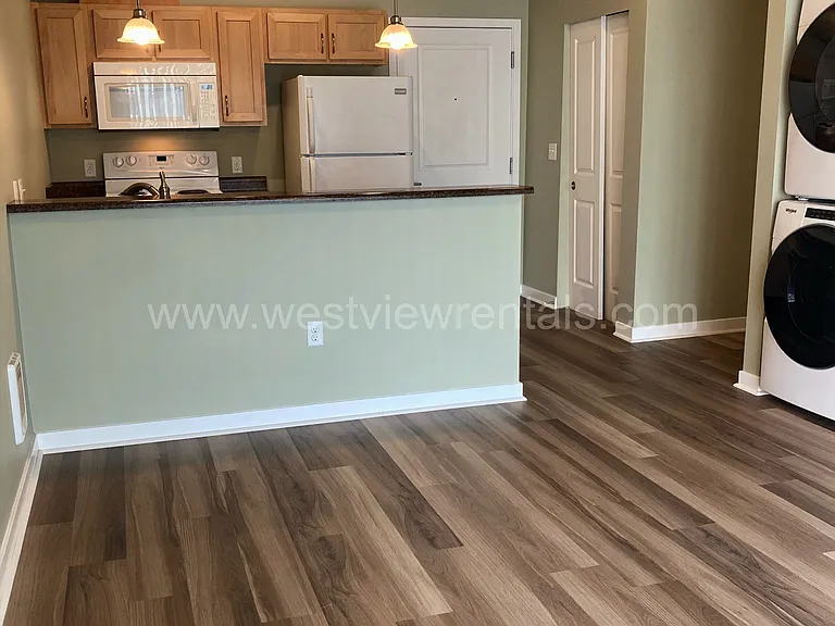 200 E Maple St — Photo 102