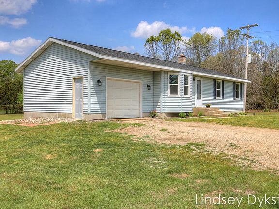 3rd image of 12379 Long Lake Dr