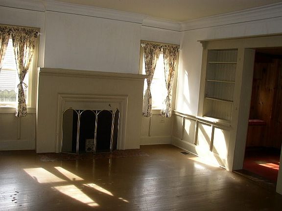 3rd image of 1721 Cumberland St