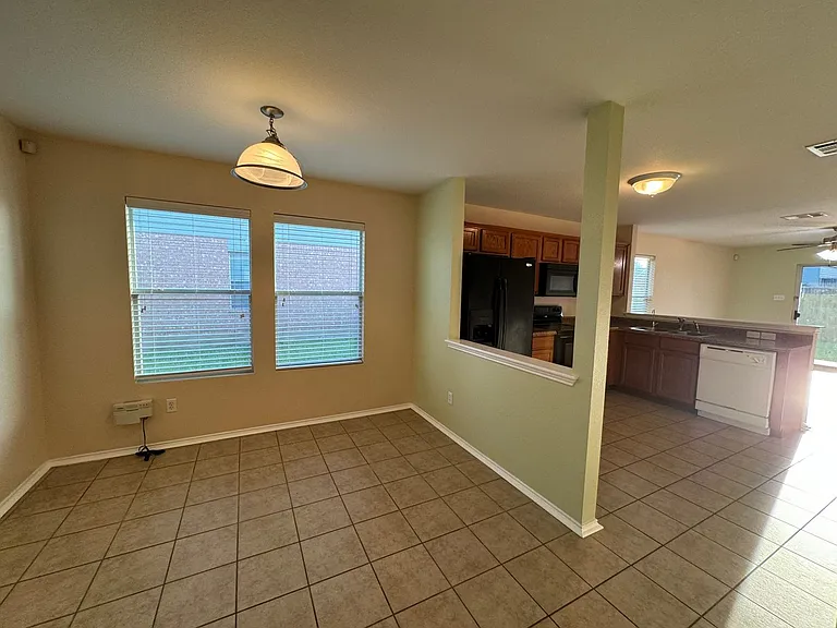 5704 Capricorn Loop — Photo 10