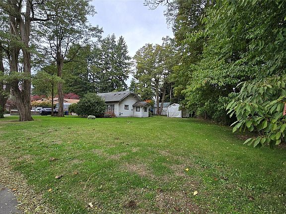 4th image of 5623 88th Street NE