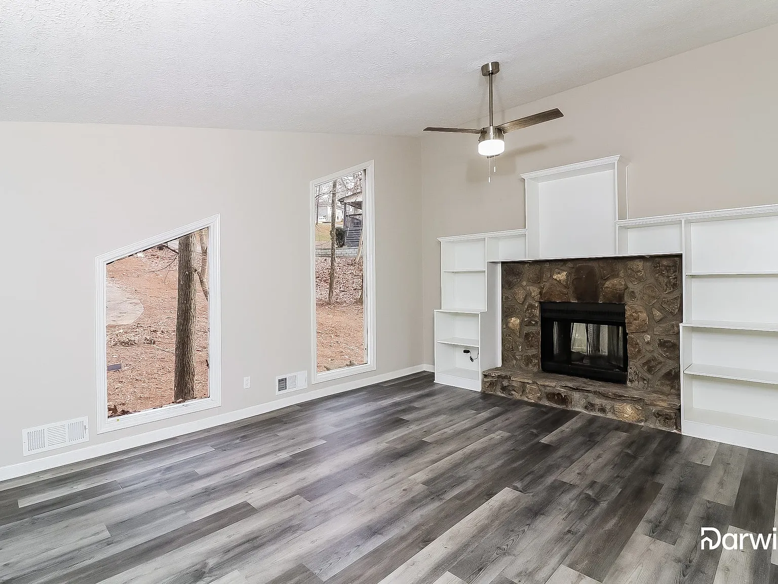 4 bed, 3.0 bath, 2064 sqft, $2,495 — Photo 4