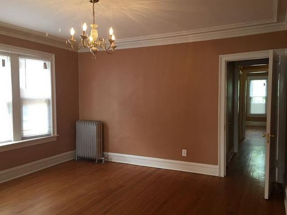 4th image of 6345 N Lakewood Ave