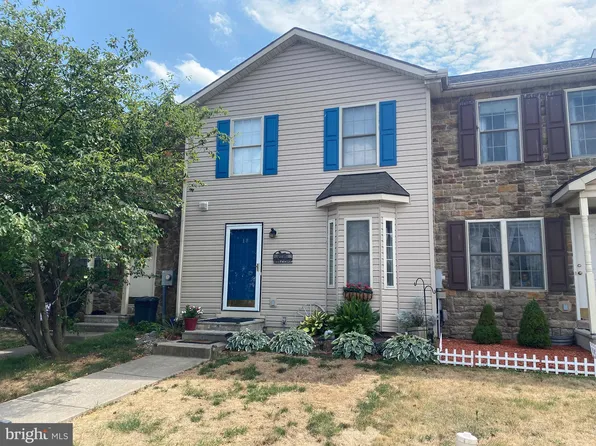 18 Ephesians Ct, Inwood, WV 25428