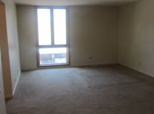 3 Oak Tree Ct, Elmhurst, IL 60126