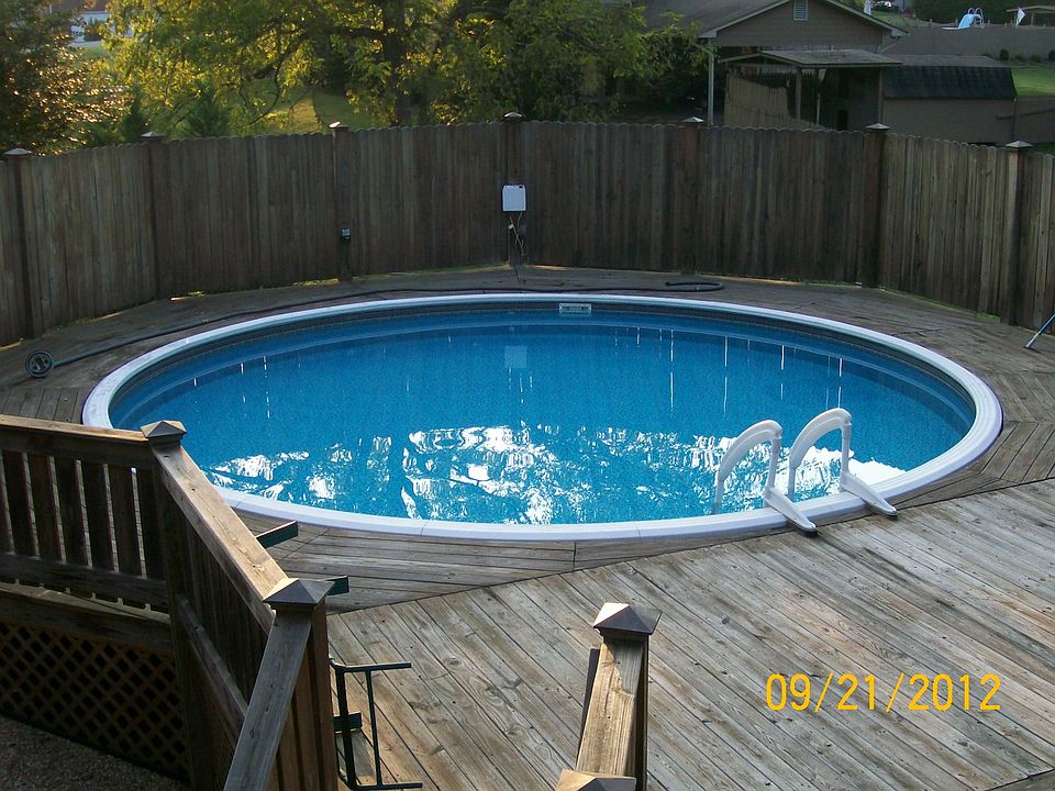 Relaxing pool