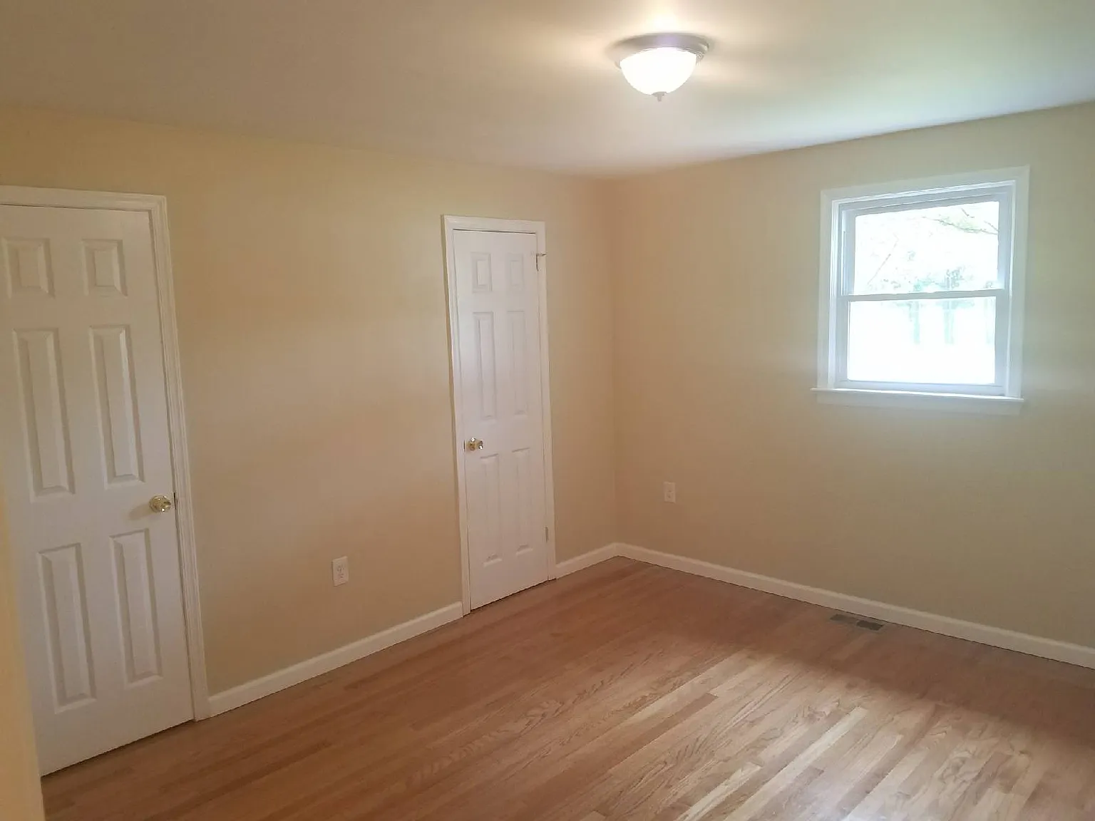 2127 Hulmeville Rd photo 1