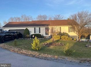 70 Glossy Ibis Ln, Martinsburg, WV 25405