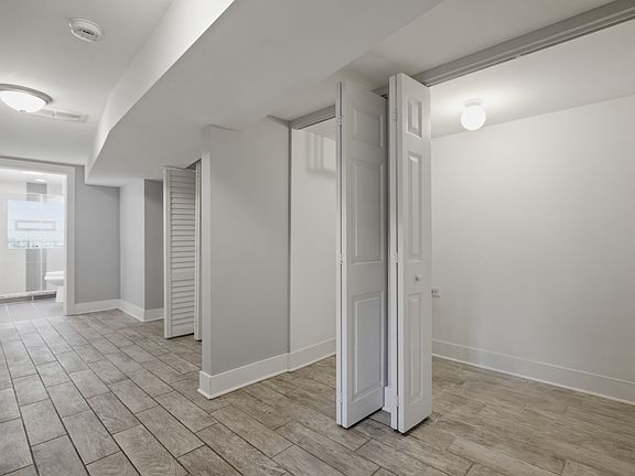 5th image of 5540 N Magnolia Ave #1