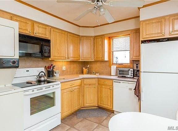 5th image of 23 Harbor Ln