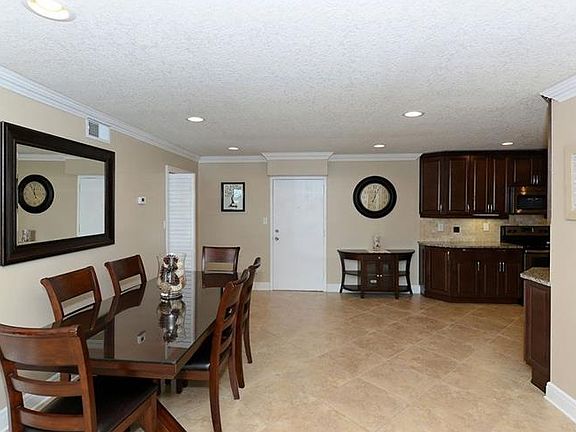 5th image of 1055 W Peppertree Dr #606AA