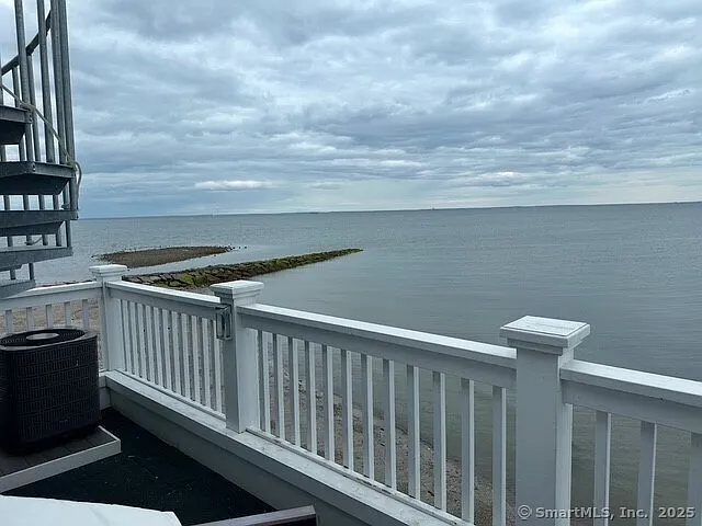 2149 Fairfield Beach Rd — Photo 6