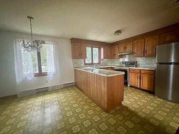 4th image of 55 Summer Ave