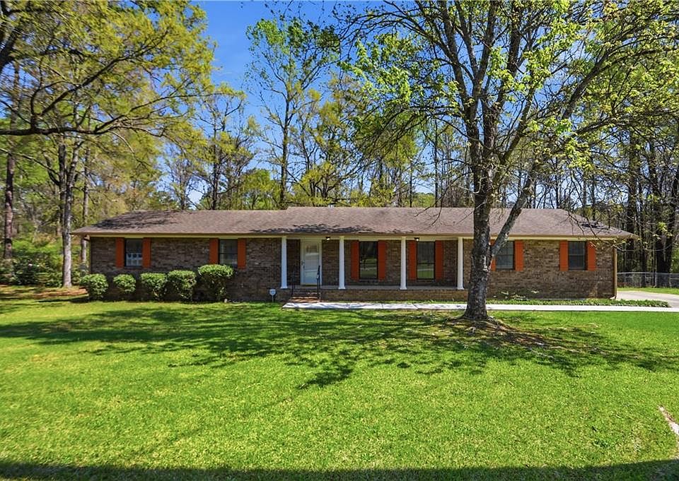 1st image of 256 Jefferson Cir