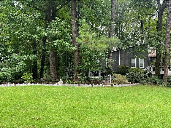 2nd image of 3045 Richmond Rd