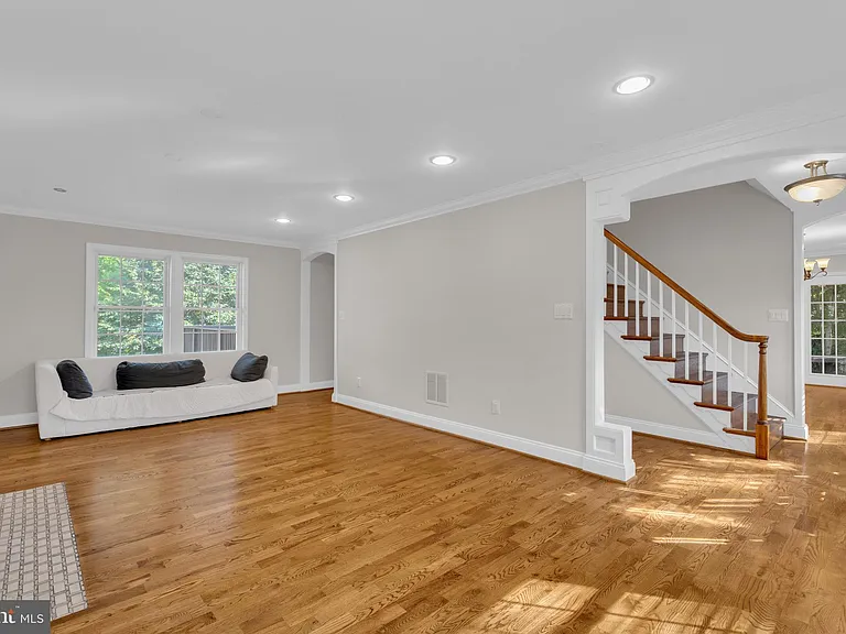 7205 Van Ness Ct — Photo 8