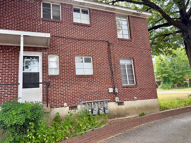 1009 Flint St — Photo 1