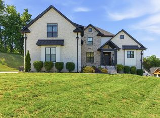 1802 Belclare Cir, Lebanon, TN 37087