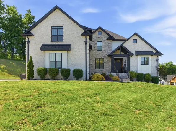 1802 Belclare Cir, Lebanon, TN 37087