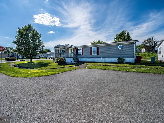 4th image of 500 Caravelle Ln