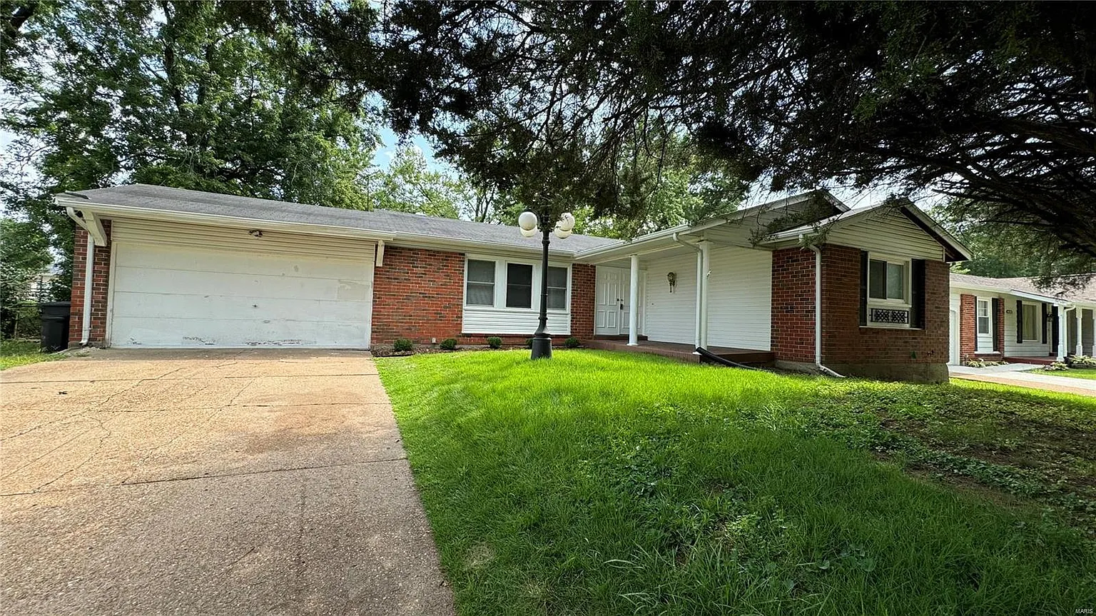 2080 Huntington Dr photo 1