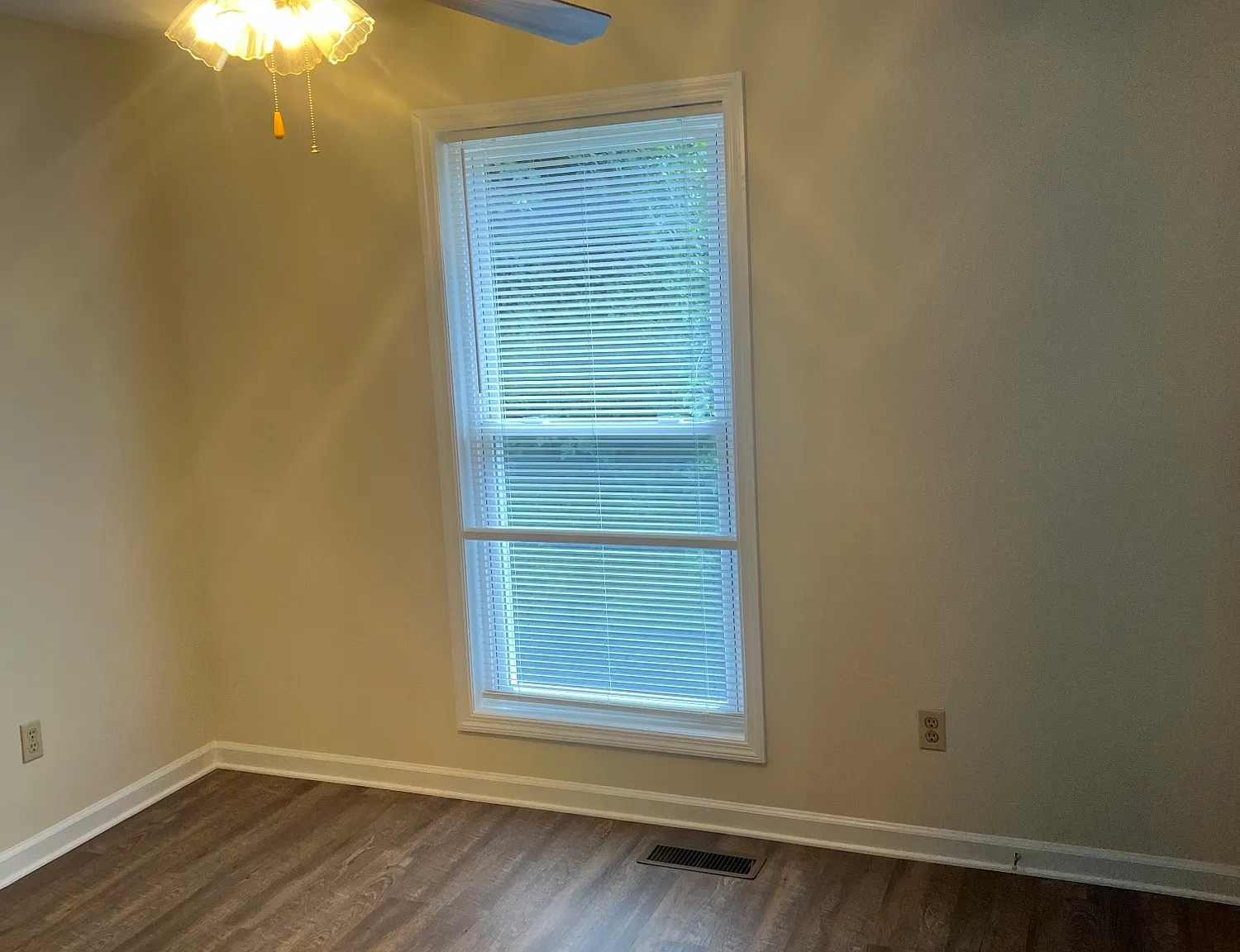 1032 Brookview Drive - 13 D — Photo 4