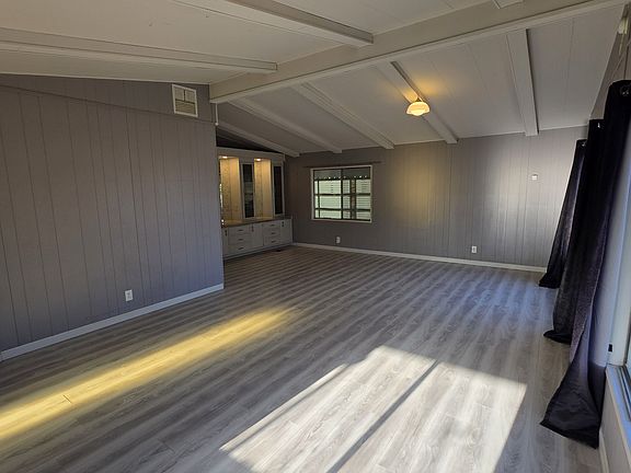 3rd image of 18950 Woodcrest Ln