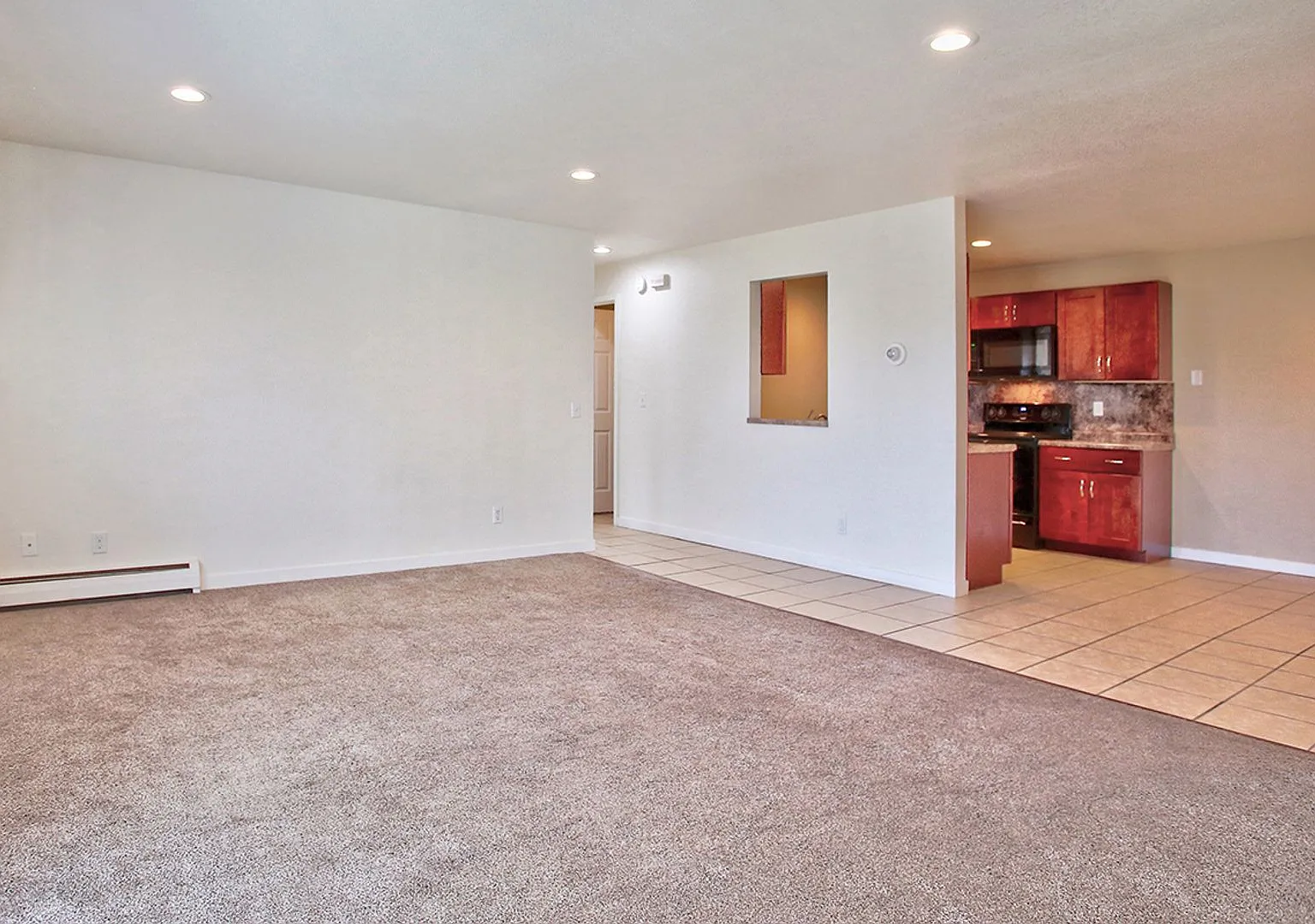 2 Bed - 1 Bath - Covered Parking - Deck — Photo 4